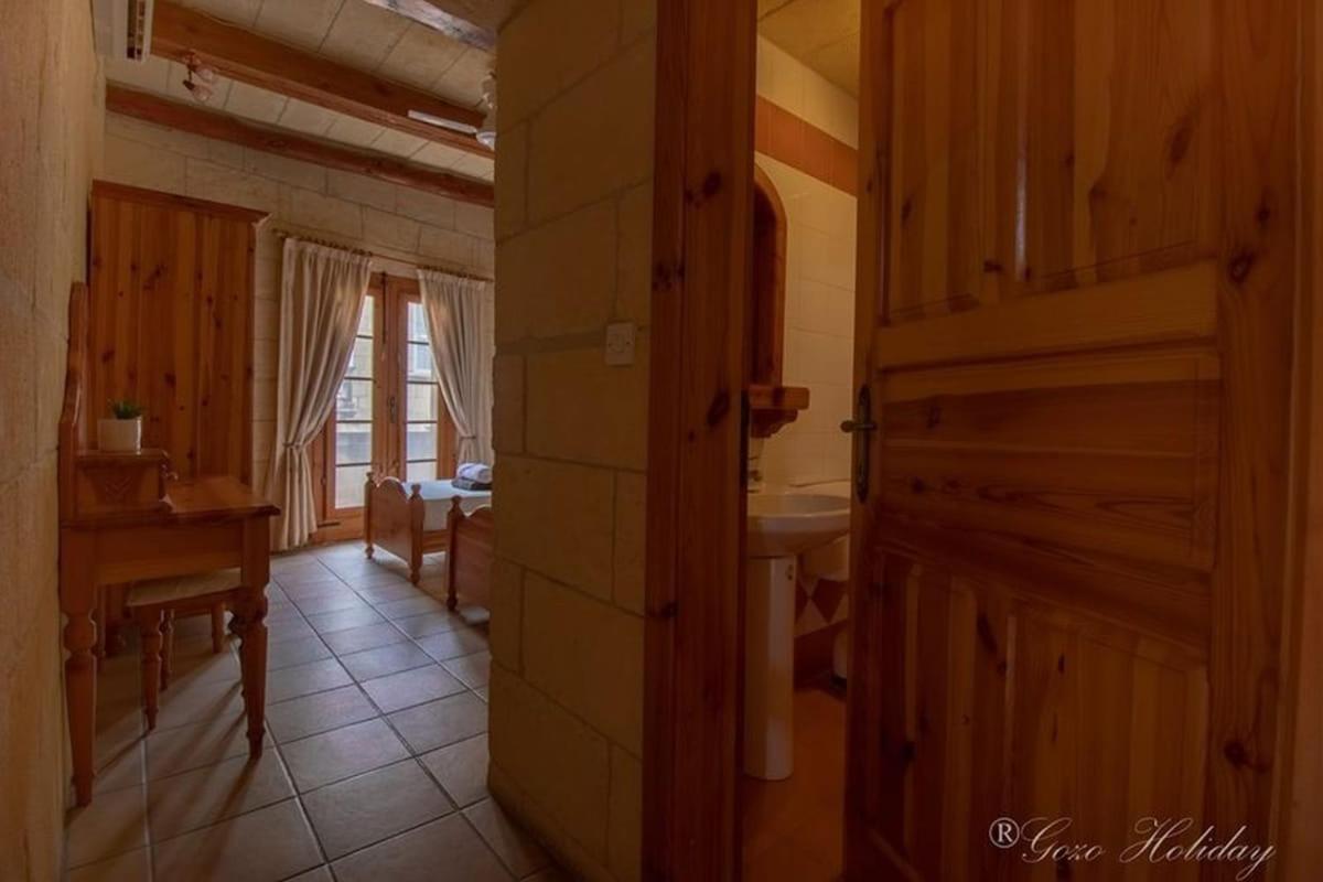 Hibiscus Bed & Breakfast Xaghra Bagian luar foto