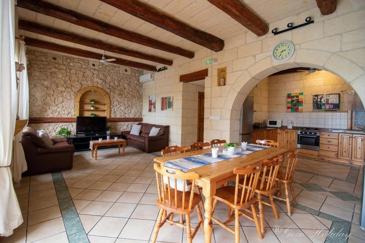 Hibiscus Bed & Breakfast Xaghra Bagian luar foto