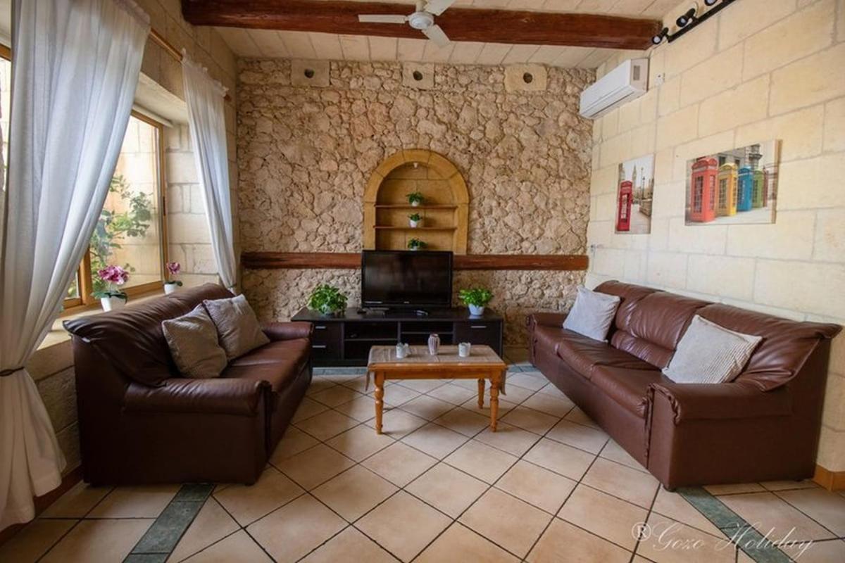 Hibiscus Bed & Breakfast Xaghra Bagian luar foto